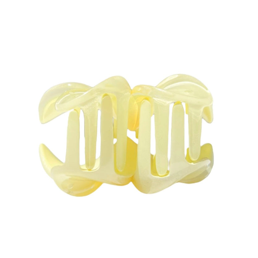 plumeria clip in honey