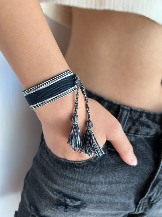 emme bracelet in navy